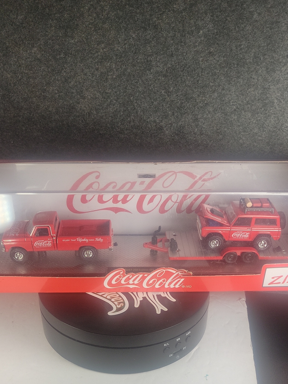 M2 Hauler Ford F250 & Ford Bronco Coca Cola Red Truck and Off-Road Set